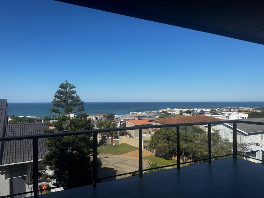 4 Bedroom Property for Sale in Wavecrest Eastern Cape
